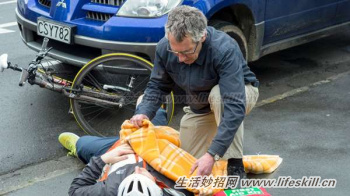 这9个急救知识是错误的，别让你的善意变成伤害。-医路上